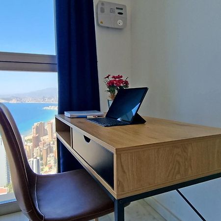 Highrise Apartment With Private Terrace & Sea Views - 34Th Floor Benidorm Bagian luar foto