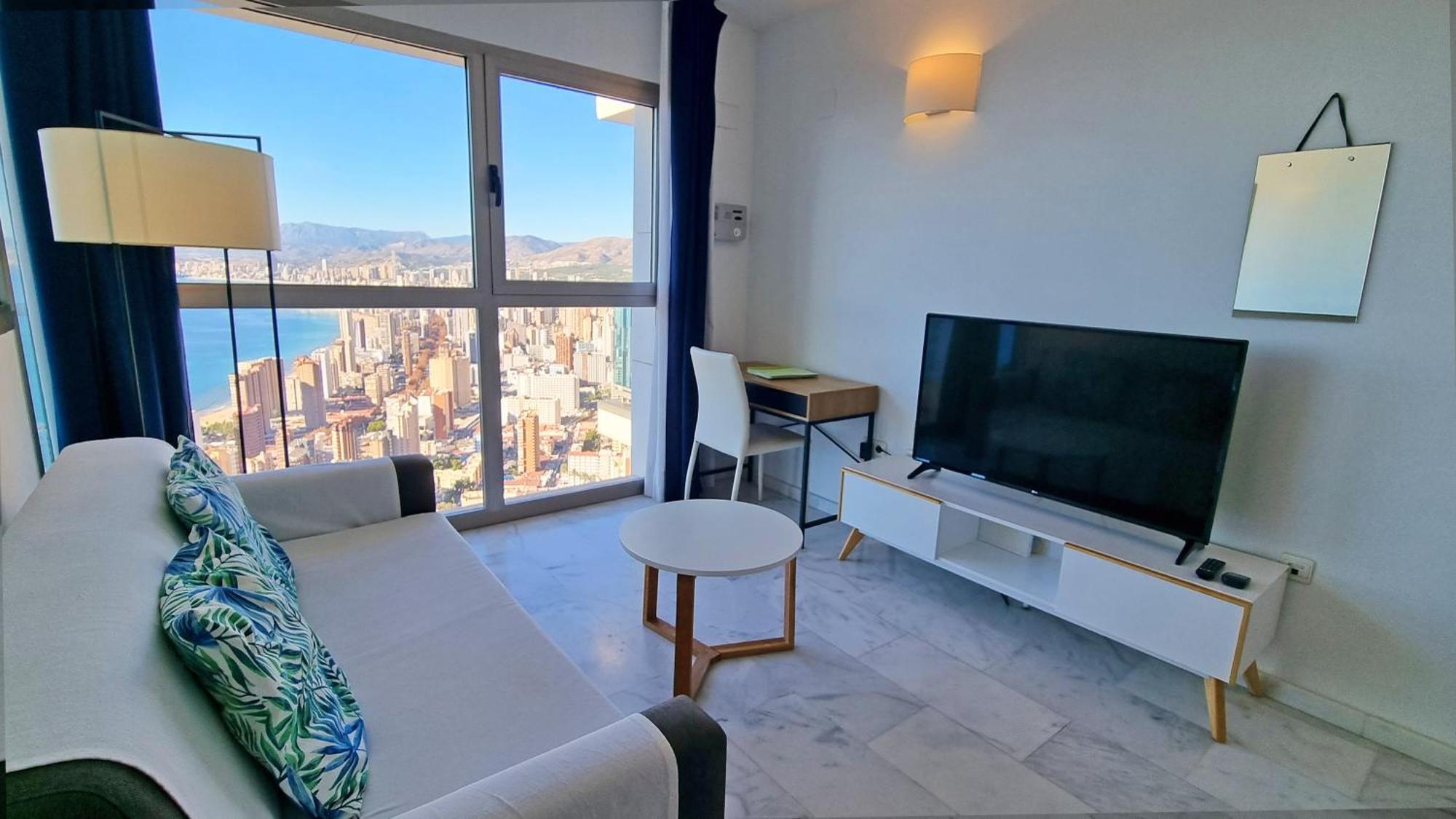 Highrise Apartment With Private Terrace & Sea Views - 34Th Floor Benidorm Bagian luar foto