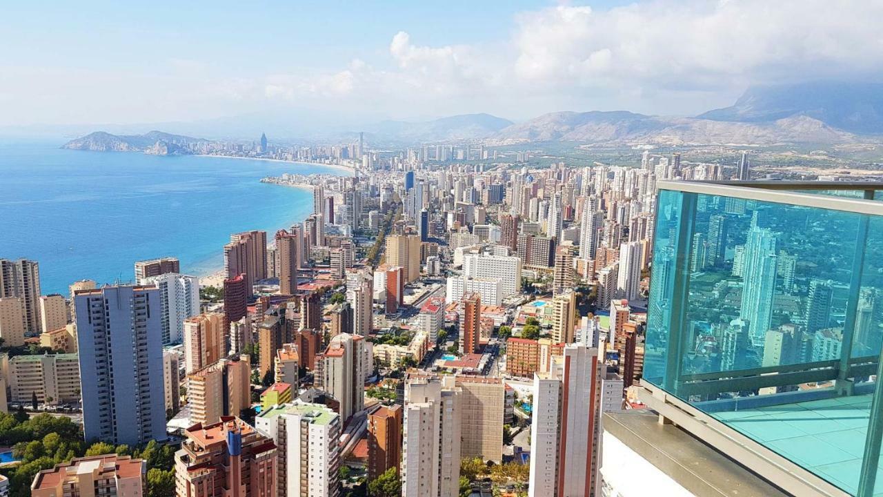 Highrise Apartment With Private Terrace & Sea Views - 34Th Floor Benidorm Bagian luar foto