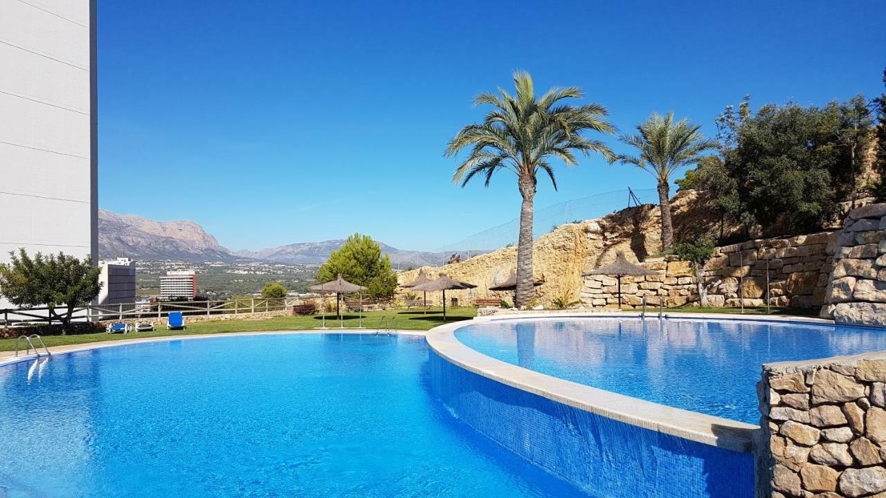 Highrise Apartment With Private Terrace & Sea Views - 34Th Floor Benidorm Bagian luar foto